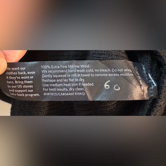 Eileen Fisher 100% Extra Fine Merino Wool Black Sweater Size MP - Picture 6 of 9